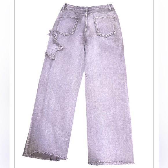 SHEIN Gray Star-Patterned Wide Leg Jeans - Picture 3 of 7